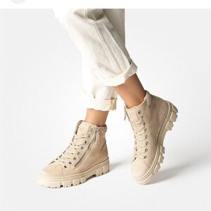 paul green NOVI BOOT
$475 siz Uk 6.5 US 9 gently used
Color Almond Grained Nubuk